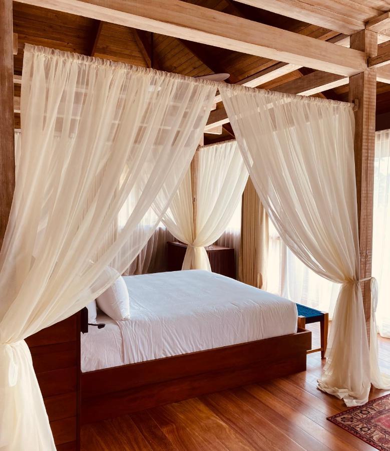 La Coralina Island House Hotel Bocas Town Exterior photo