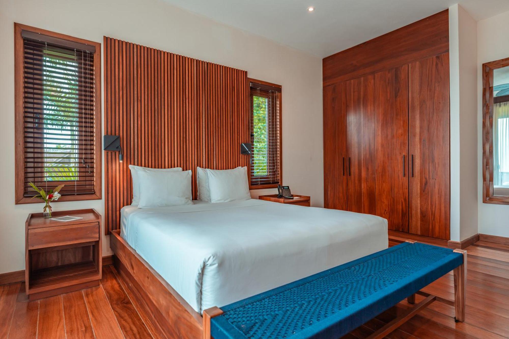 La Coralina Island House Hotel Bocas Town Exterior photo